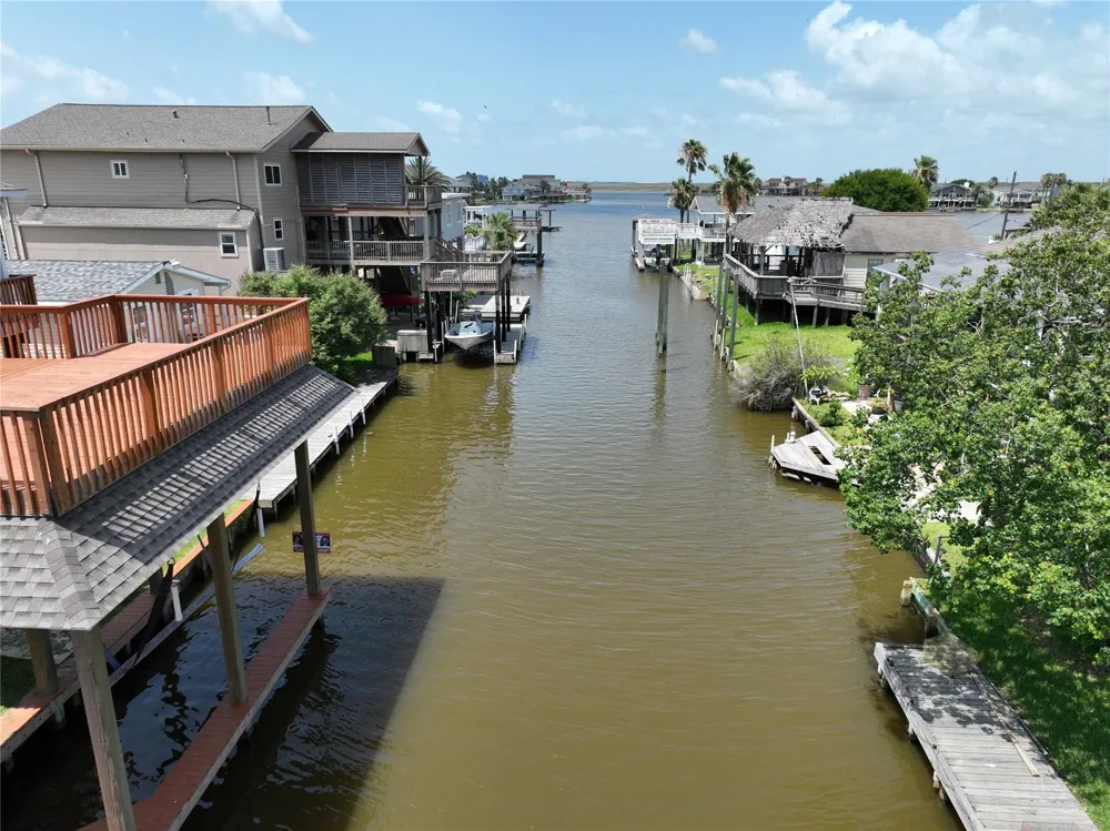 18 Edgewater Bayou Vista, TX 77563