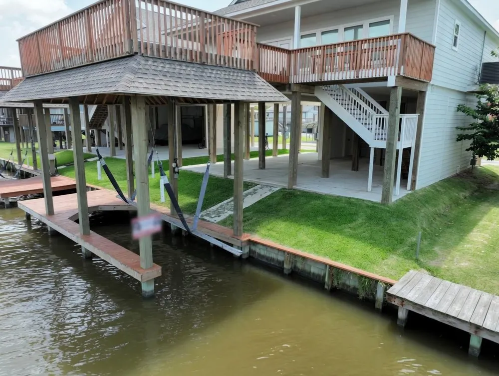 18 Edgewater Bayou Vista, TX 77563