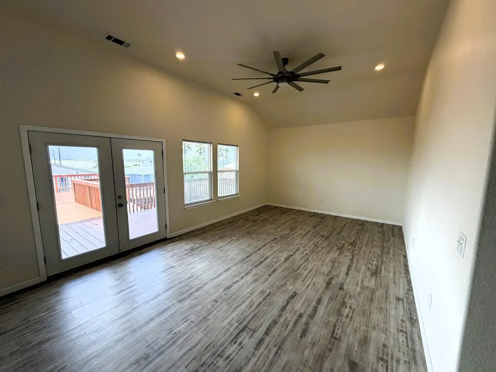 18 Edgewater Bayou Vista, TX 77563