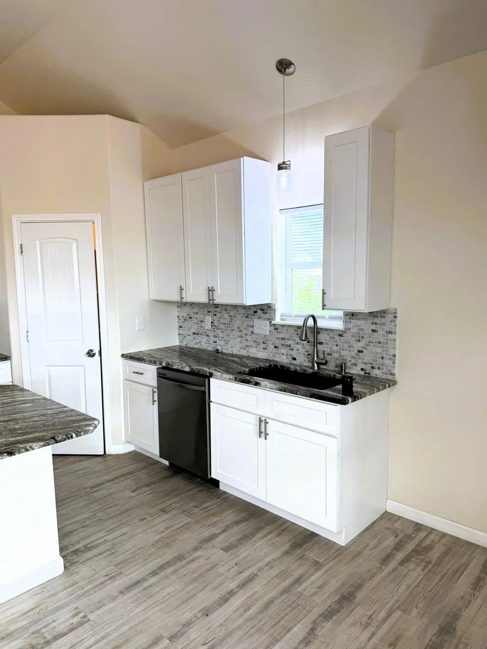 18 Edgewater Bayou Vista, TX 77563