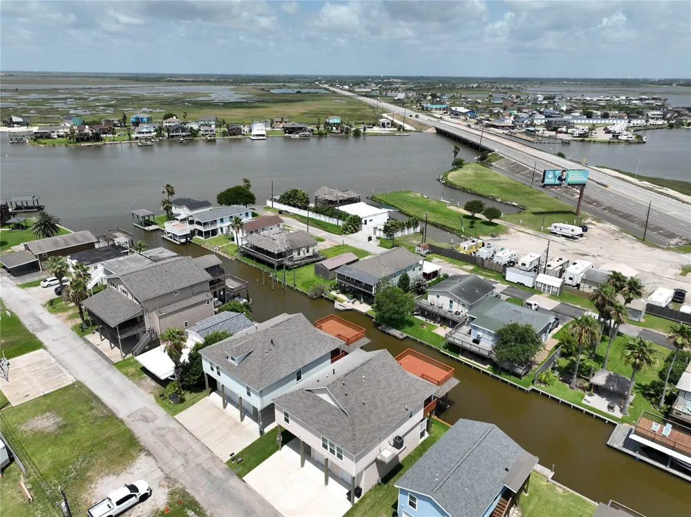 18 Edgewater Bayou Vista, TX 77563