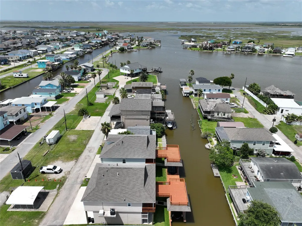 18 Edgewater Bayou Vista, TX 77563
