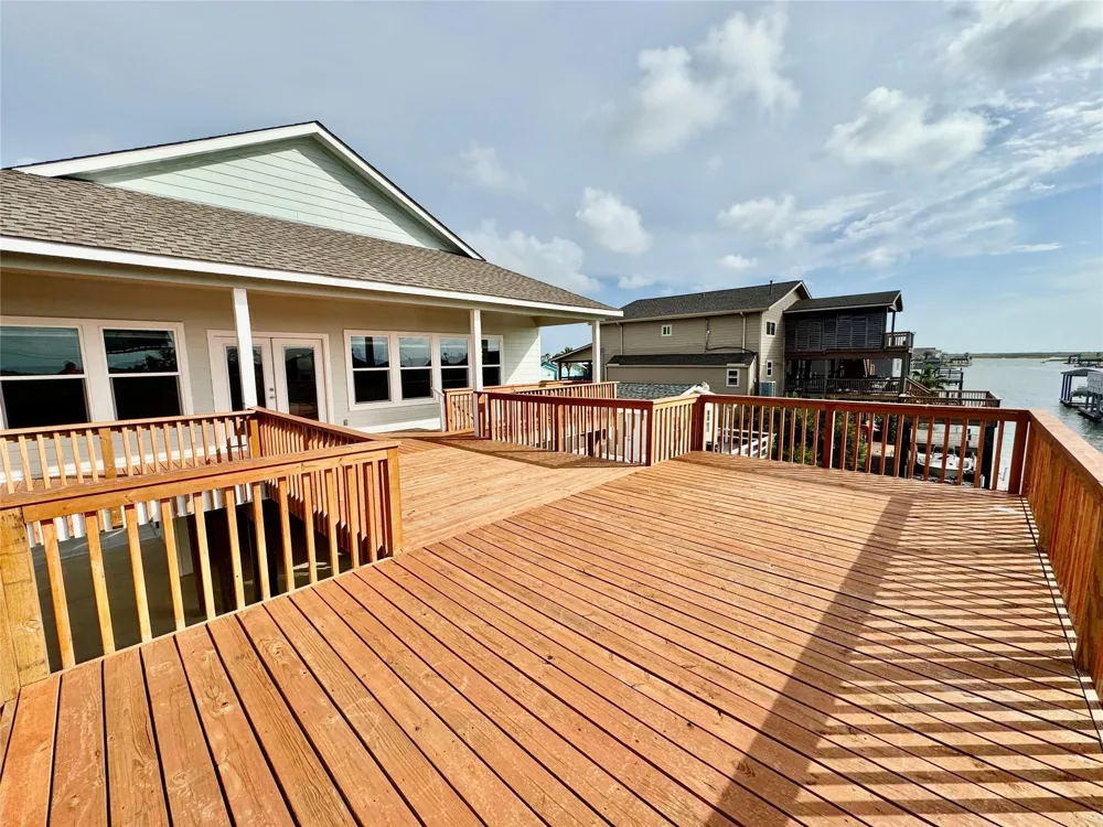 18 Edgewater Bayou Vista, TX 77563