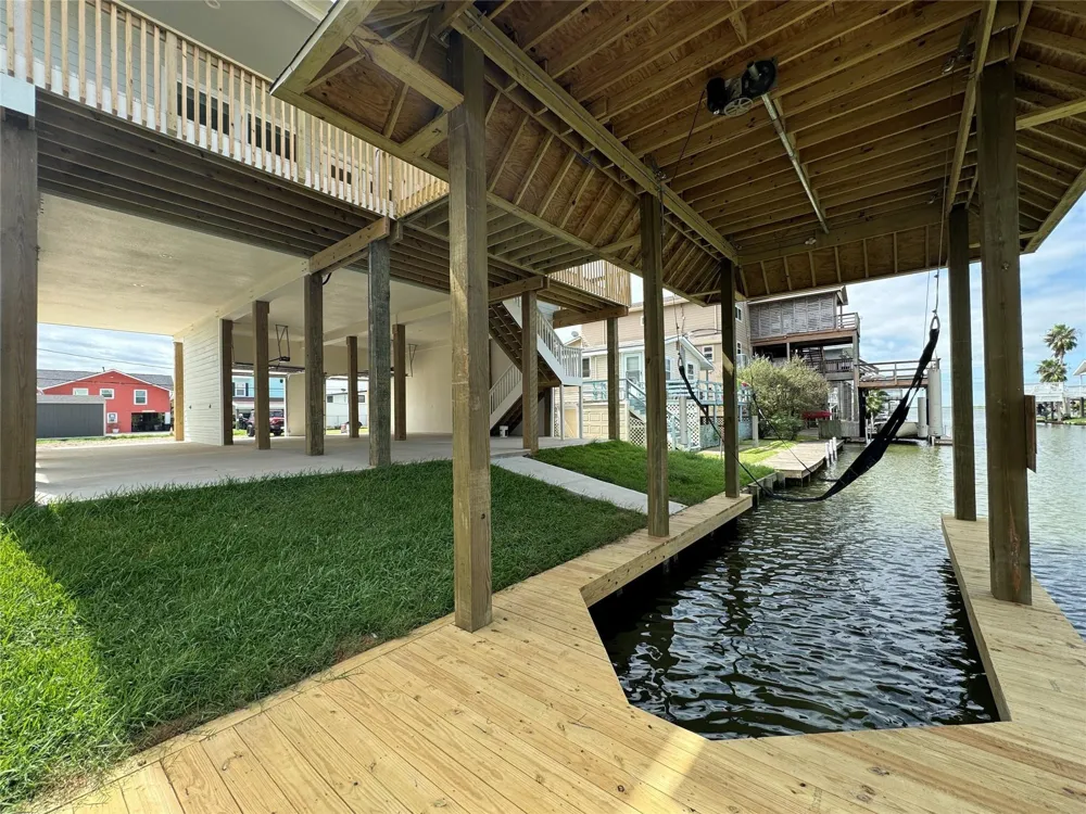 18 Edgewater Bayou Vista, TX 77563