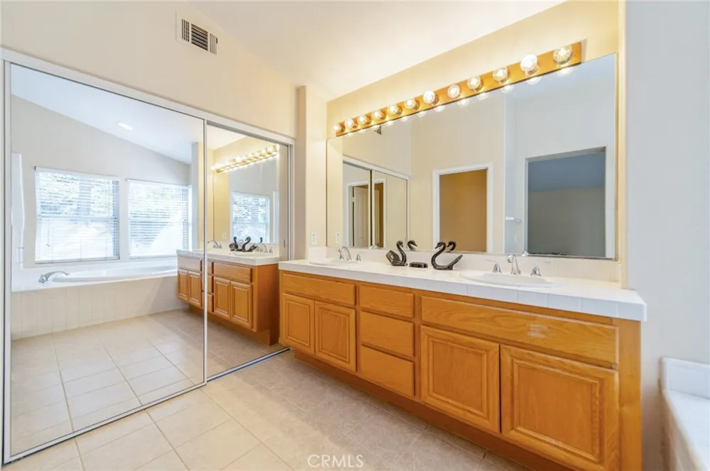 18820 Leesbury Rowland Heights, CA 91748