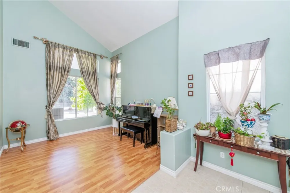 18820 Leesbury Rowland Heights, CA 91748