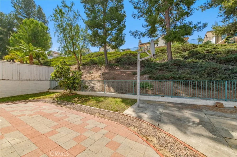 18820 Leesbury Rowland Heights, CA 91748