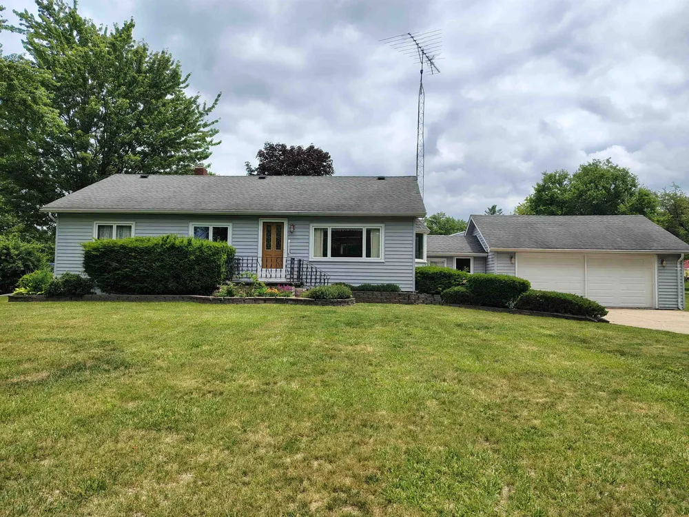 905 Dexter Drive Venice Township, MI 48449