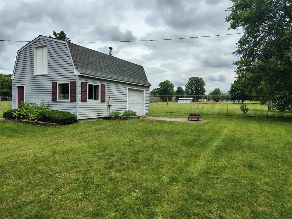 905 Dexter Drive Venice Township, MI 48449