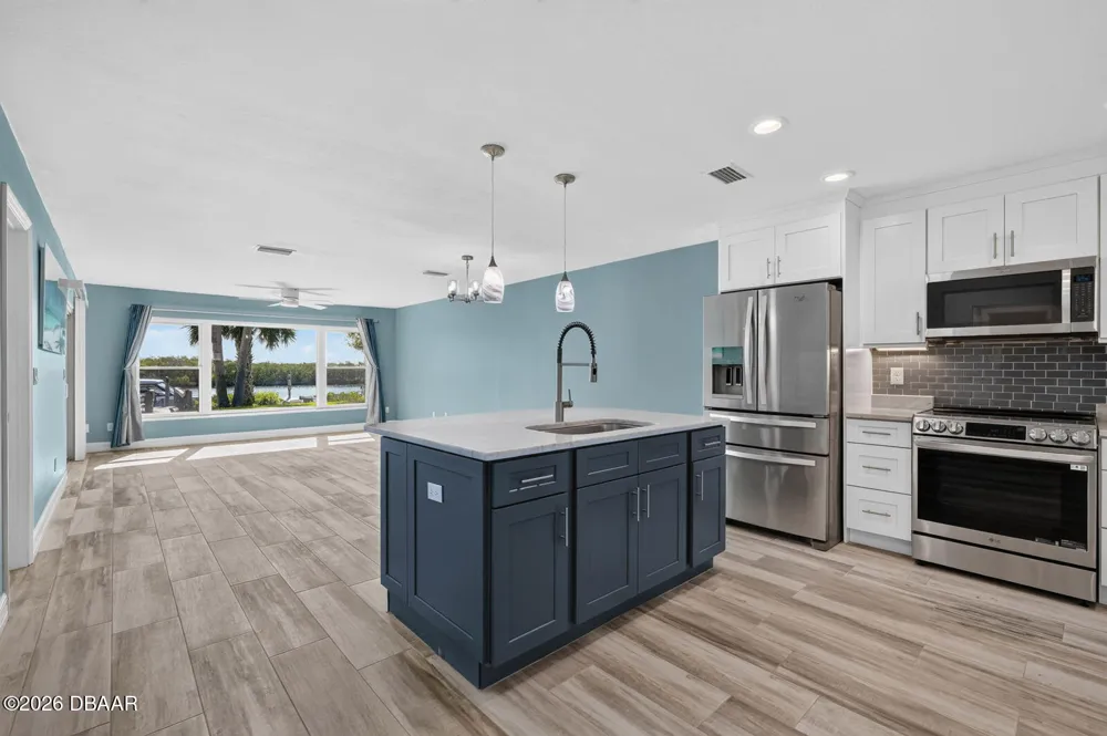1136 Harbour Point Drive Port Orange, FL 32127