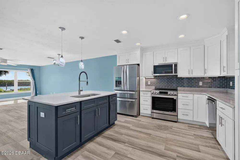 1136 Harbour Point Drive Port Orange, FL 32127