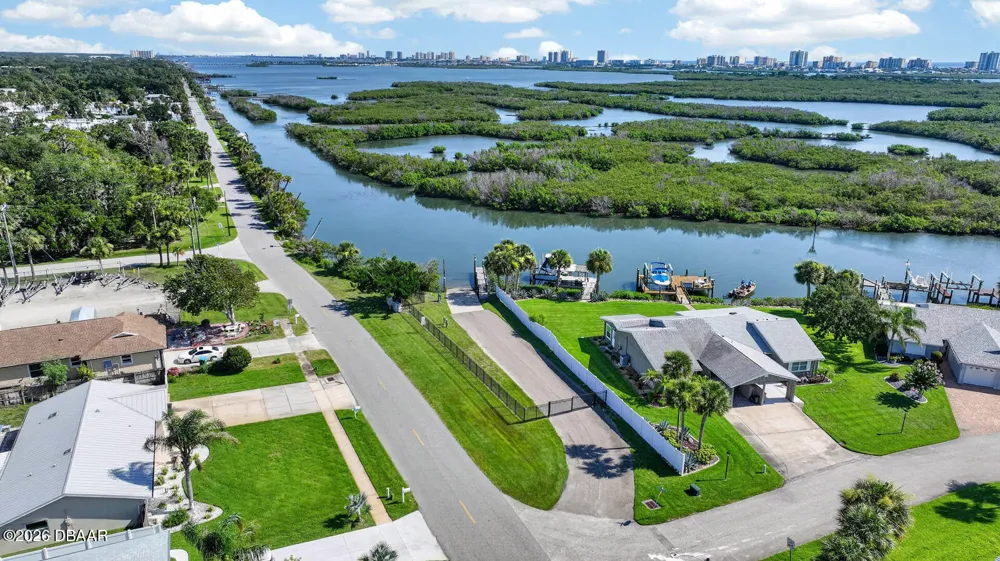 1136 Harbour Point Drive Port Orange, FL 32127