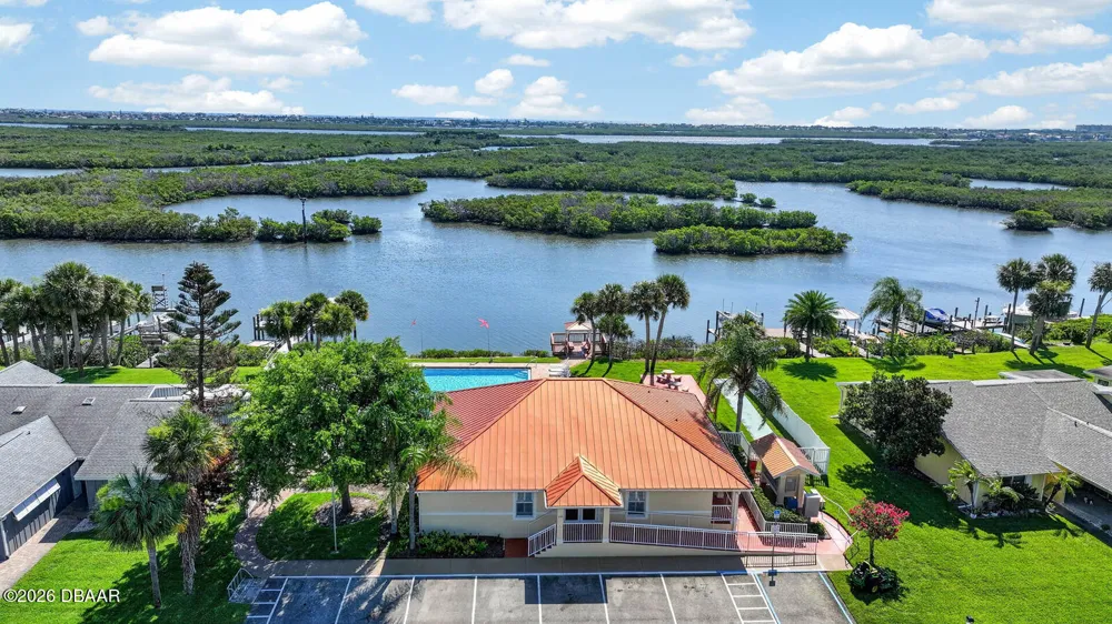 1136 Harbour Point Drive Port Orange, FL 32127