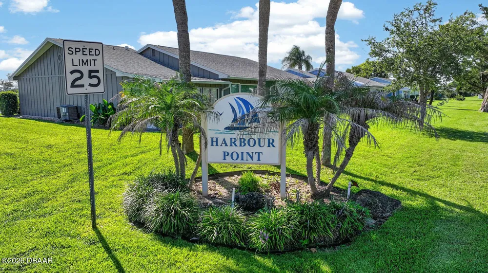 1136 Harbour Point Drive Port Orange, FL 32127