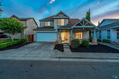 1715 Spur Ridge Lane