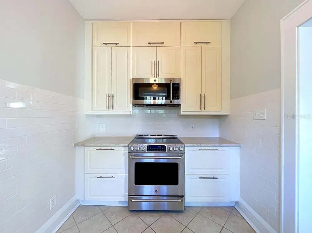 806 JOHNSON AVENUE Lakeland, FL 33801