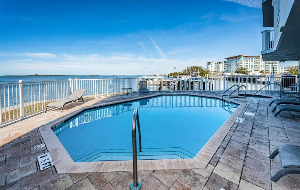 1860 FORT HARRISON AVENUE #103 Clearwater, FL 33755