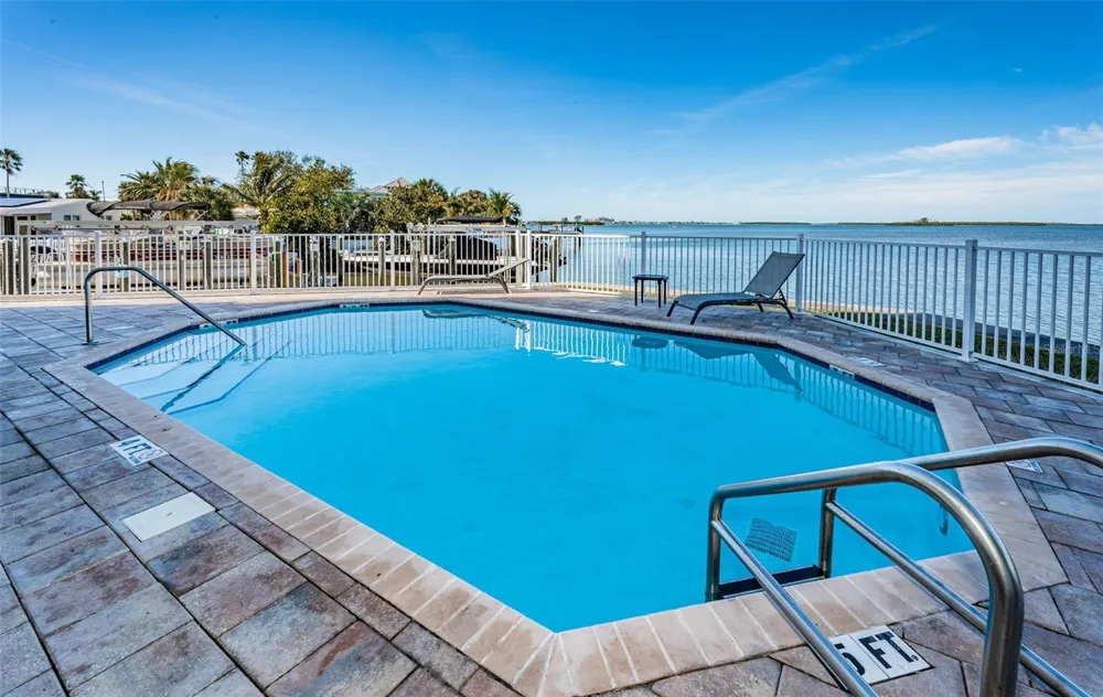 1860 FORT HARRISON AVENUE #103 Clearwater, FL 33755