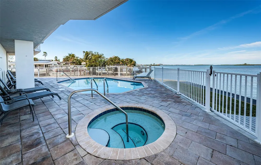 1860 FORT HARRISON AVENUE #103 Clearwater, FL 33755
