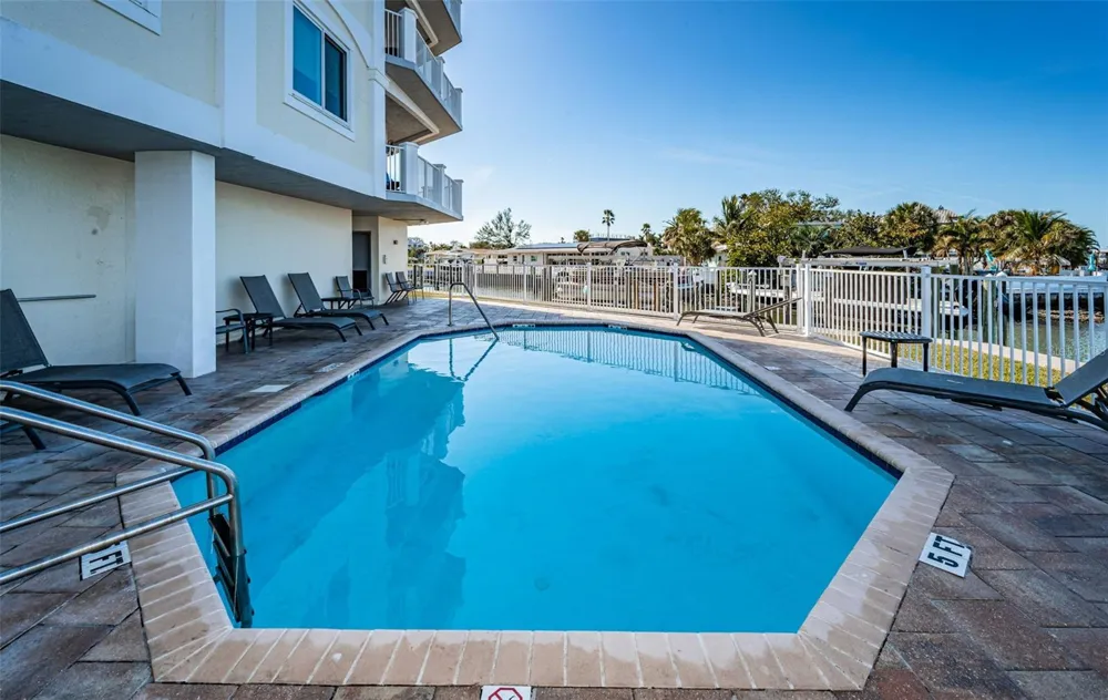 1860 FORT HARRISON AVENUE #103 Clearwater, FL 33755