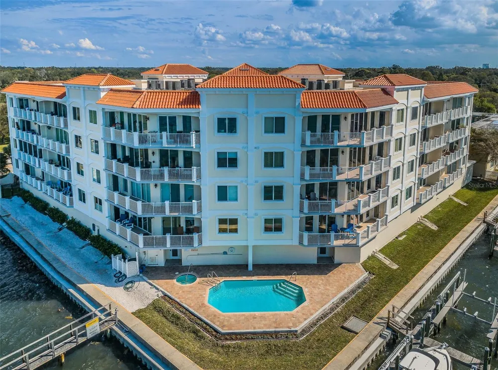 1860 FORT HARRISON AVENUE #103 Clearwater, FL 33755
