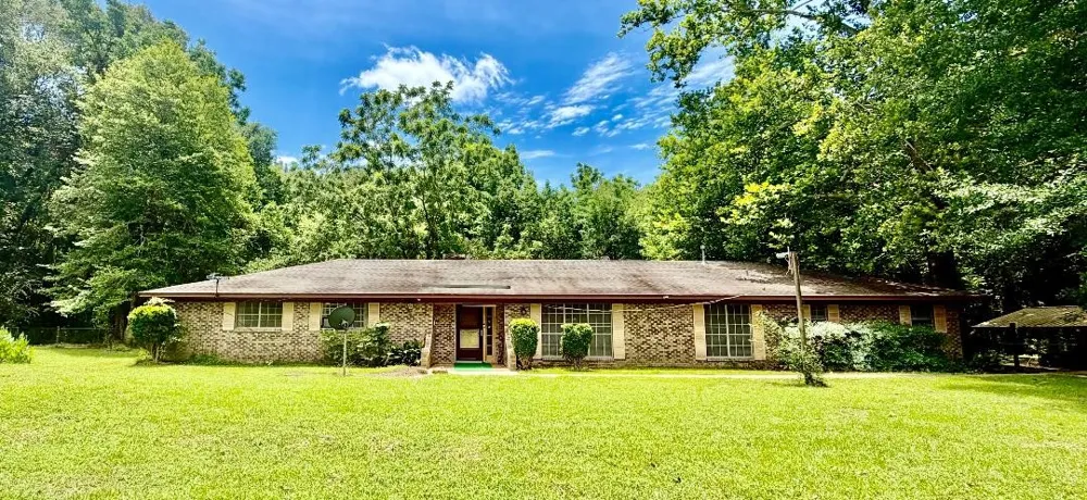 257 Bacle Road Coushatta, LA 71019