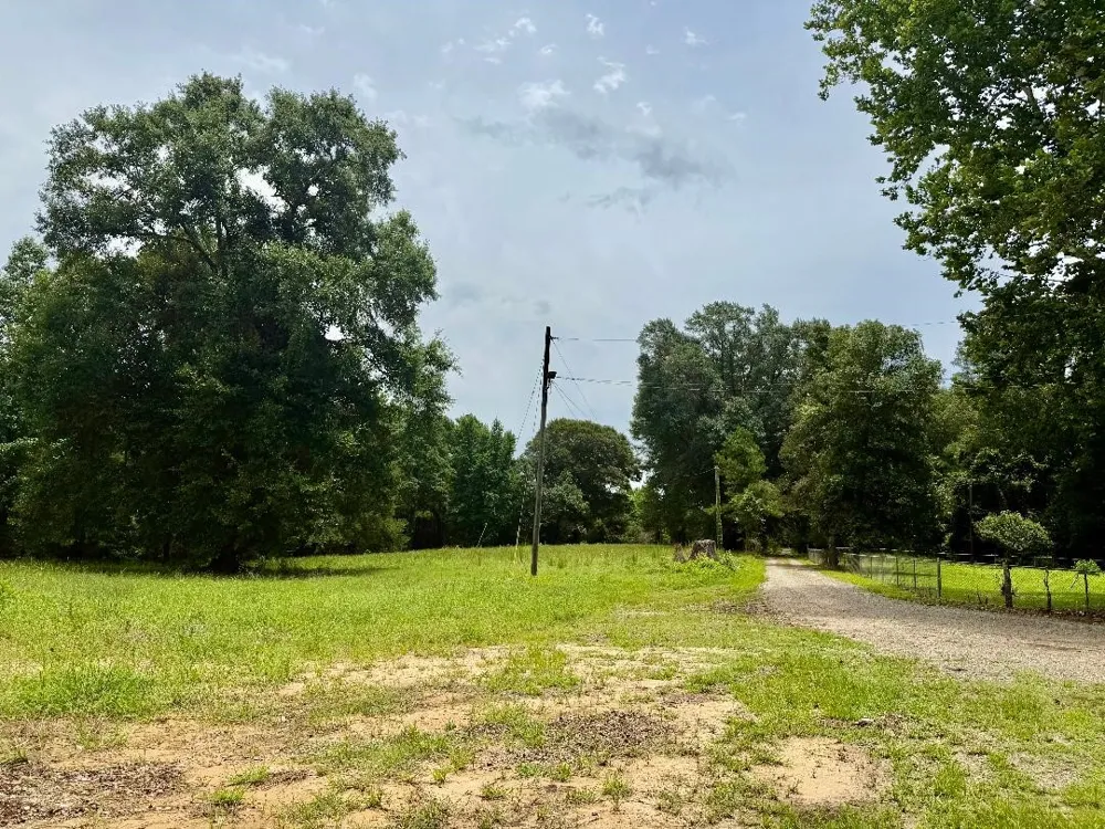 257 Bacle Road Coushatta, LA 71019