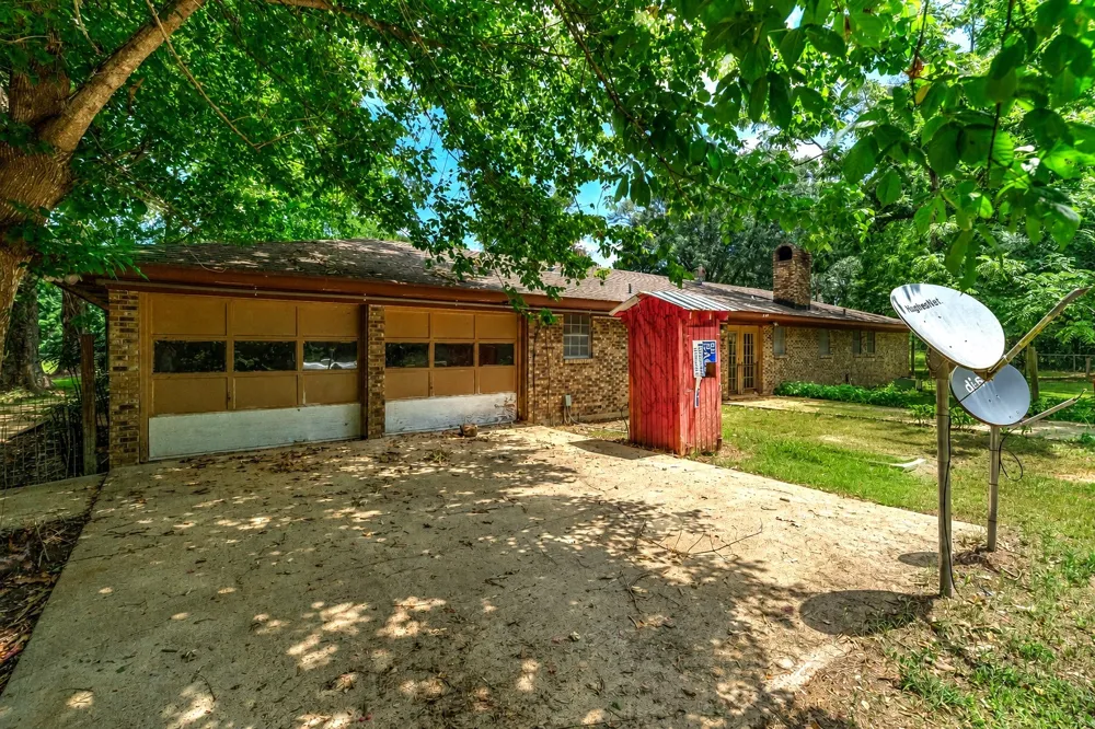 257 Bacle Road Coushatta, LA 71019
