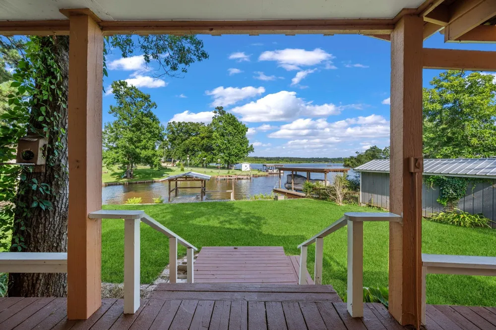 119 Elm Drive Onalaska, TX 77360