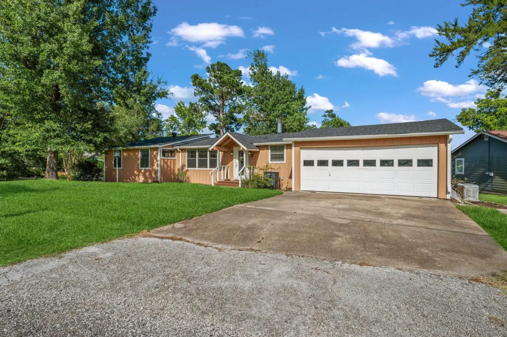 119 Elm Drive Onalaska, TX 77360