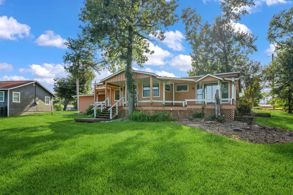 119 Elm Drive Onalaska, TX 77360