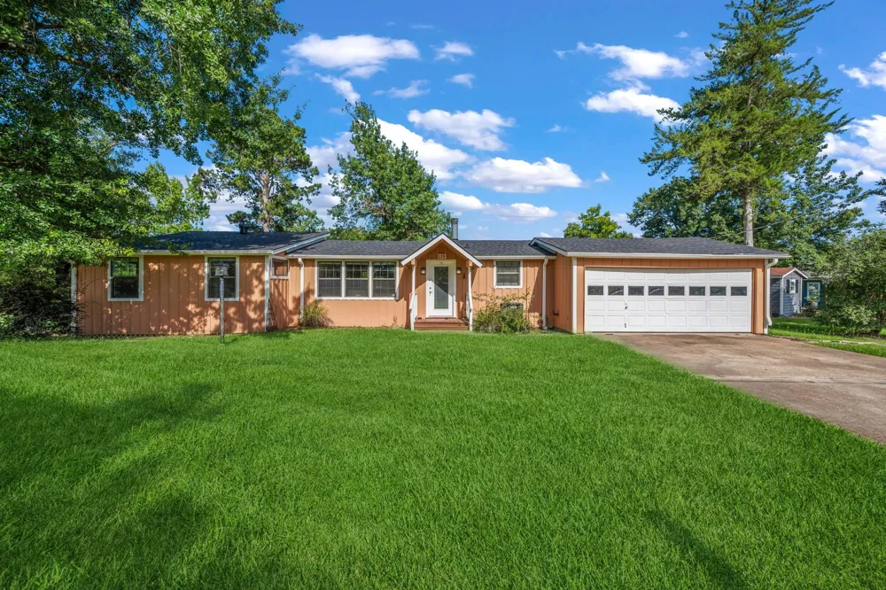 119 Elm Drive Onalaska, TX 77360