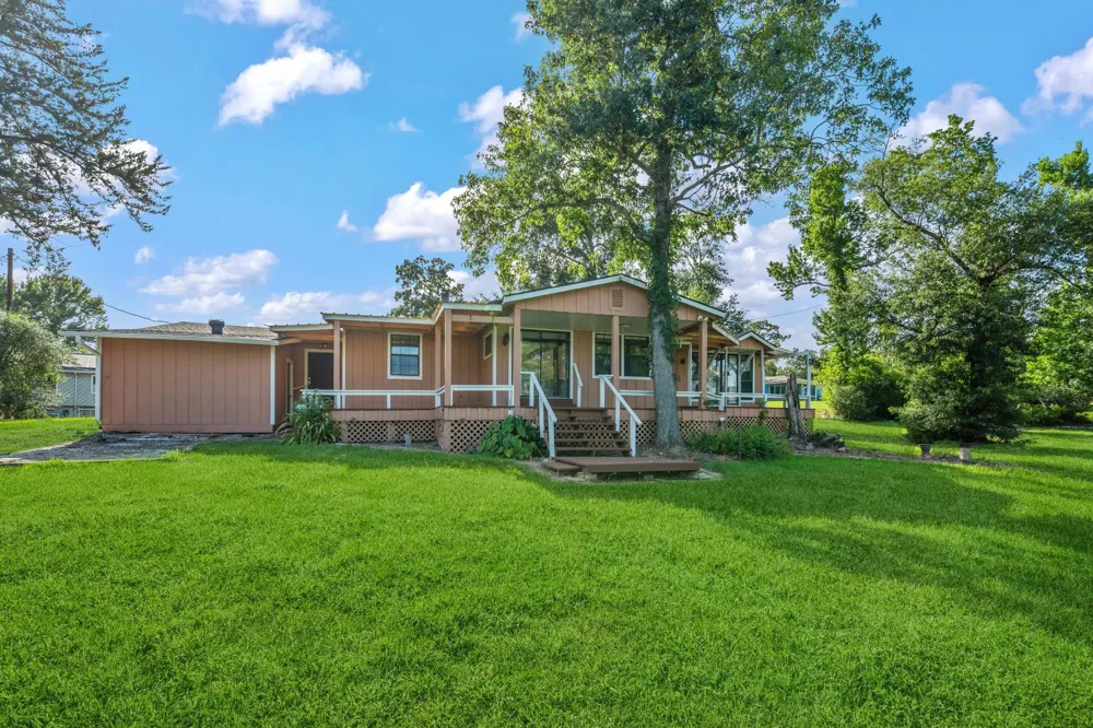 119 Elm Drive Onalaska, TX 77360