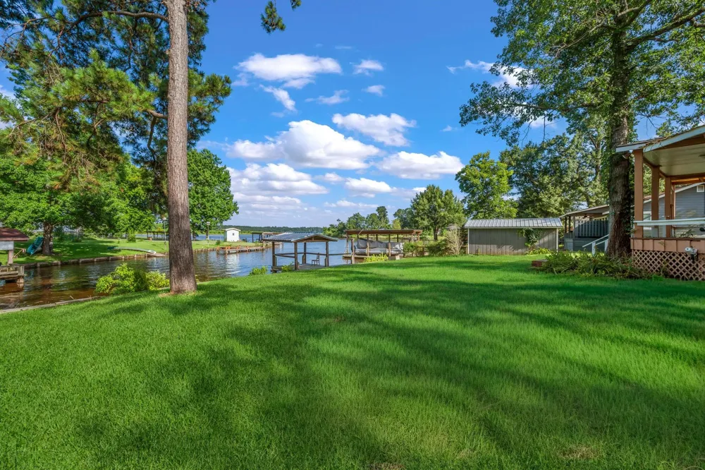 119 Elm Drive Onalaska, TX 77360