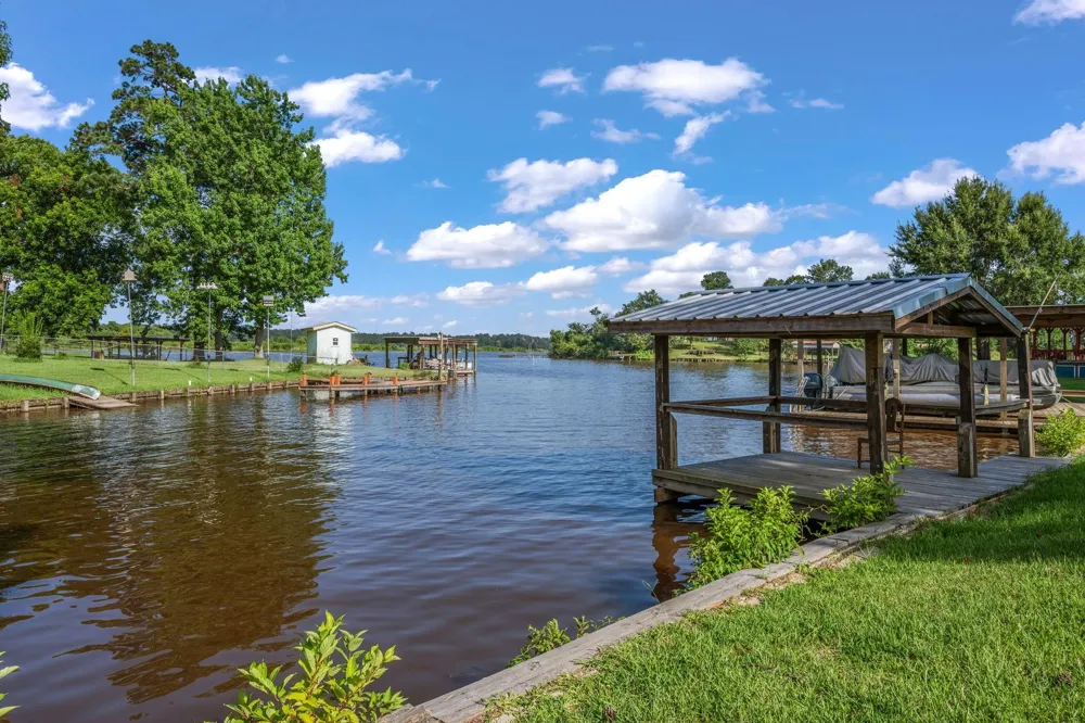119 Elm Drive Onalaska, TX 77360