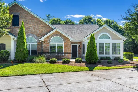 274 Lone Oak Circle