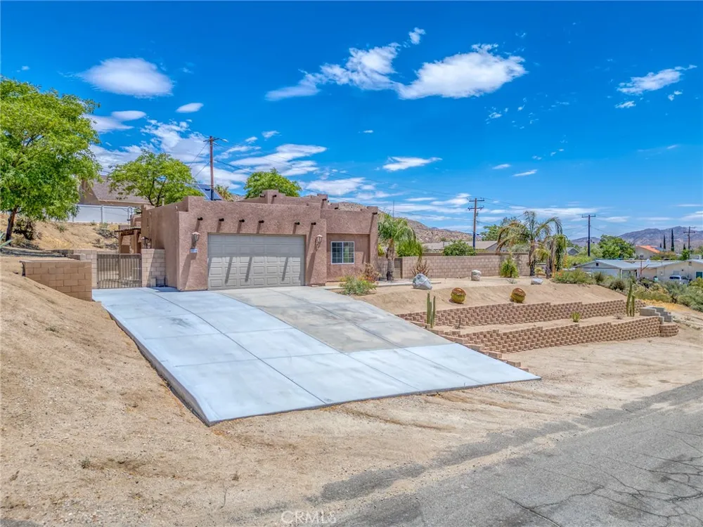 49110 Vista Morongo Valley, CA 92256