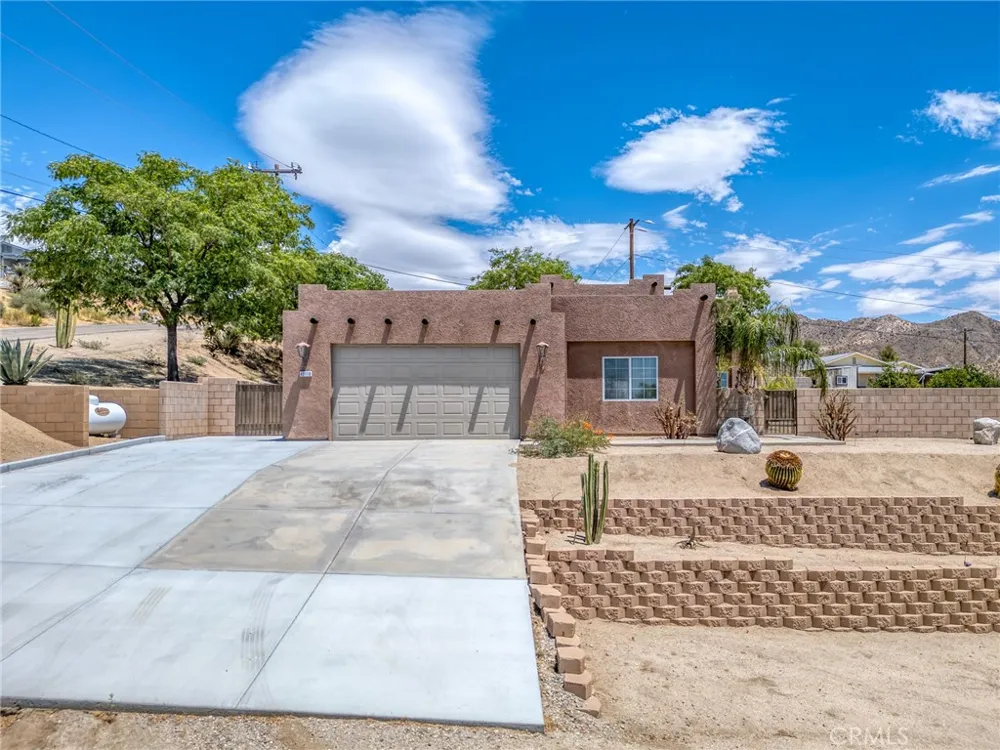 49110 Vista Morongo Valley, CA 92256