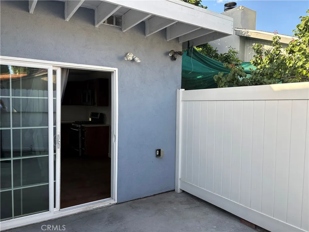 7501 Corbin Winnetka, CA 91306