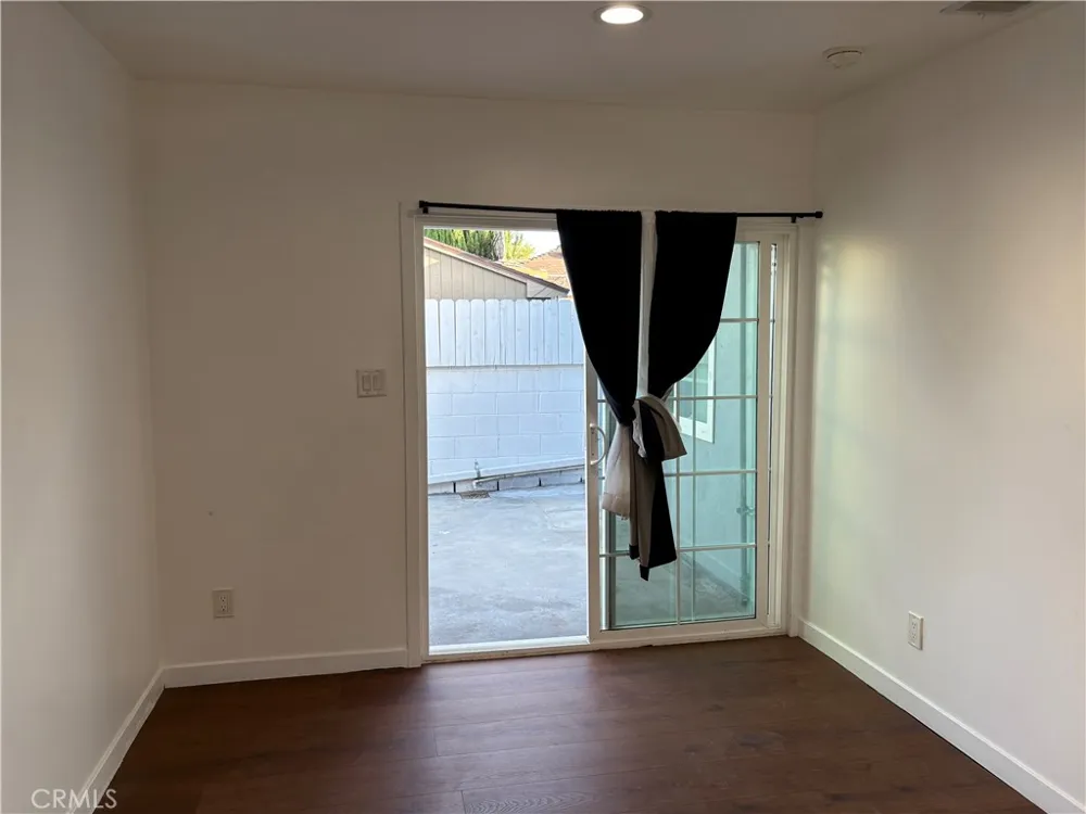 7501 Corbin Winnetka, CA 91306