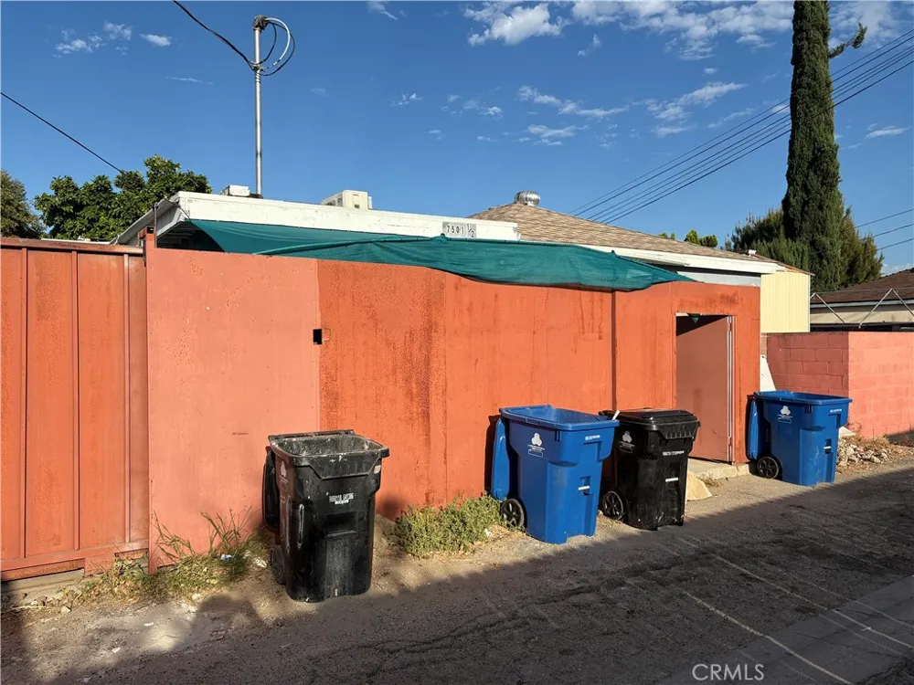 7501 Corbin Winnetka, CA 91306
