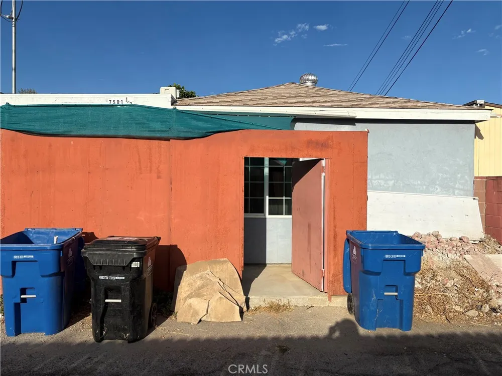 7501 Corbin Winnetka, CA 91306