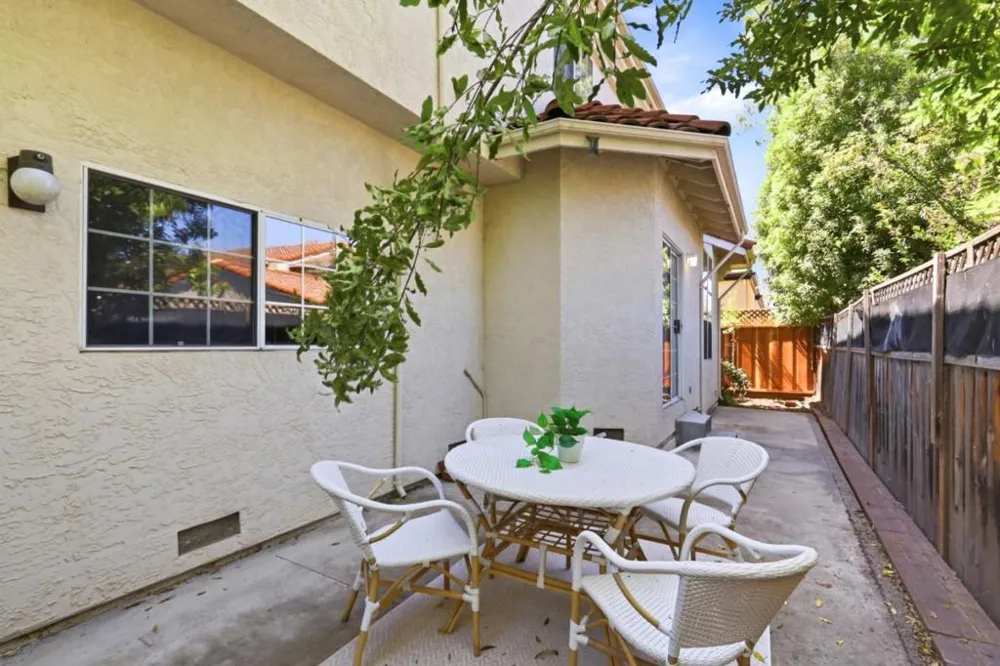 102 Dot Avenue Campbell, CA 95008