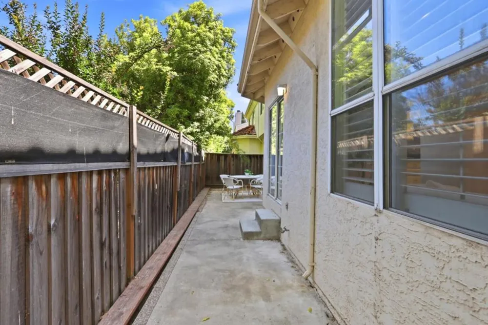 102 Dot Avenue Campbell, CA 95008