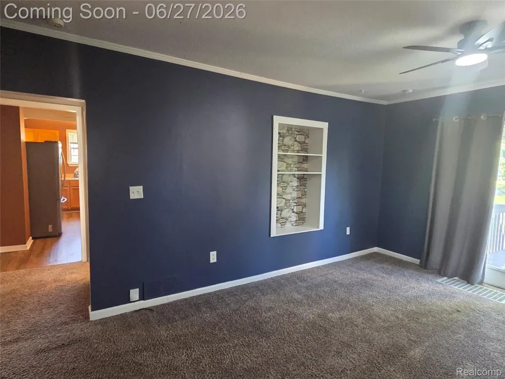 22889 Oakwood Avenue Eastpointe City, MI 48021