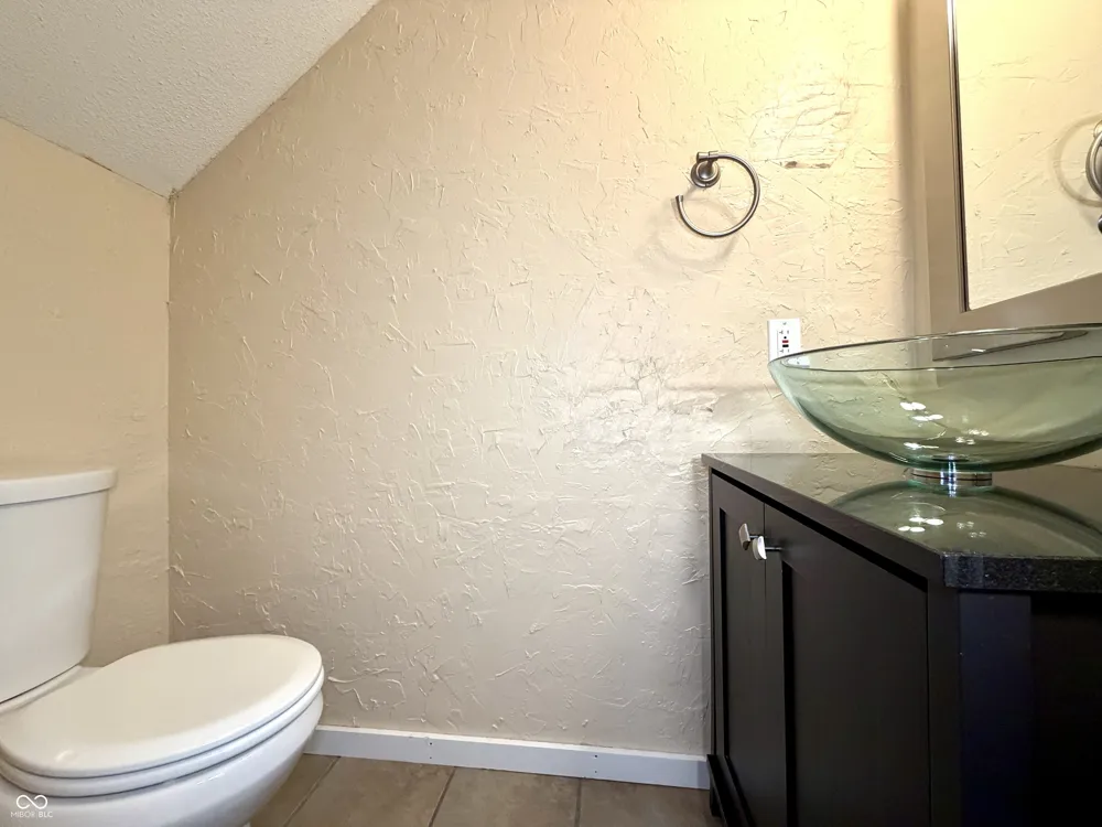 9451 S Pointe Lasalles Drive S #63 Bloomington, IN 47401