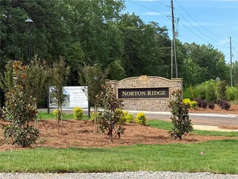 17 Norton Trail