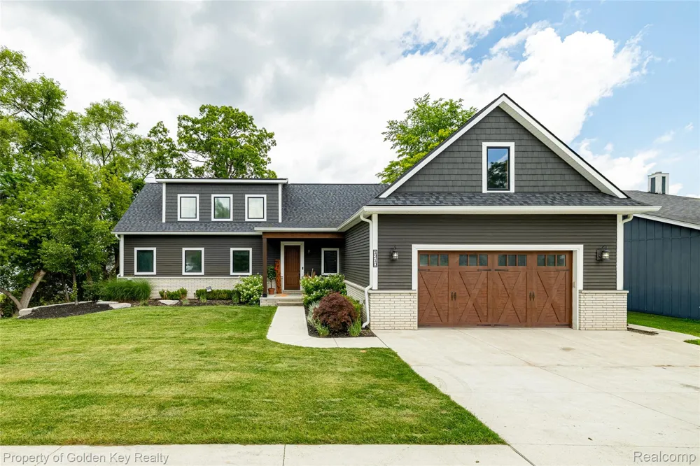 1210 W Oakley Park Road Commerce Charter Township, MI 48390