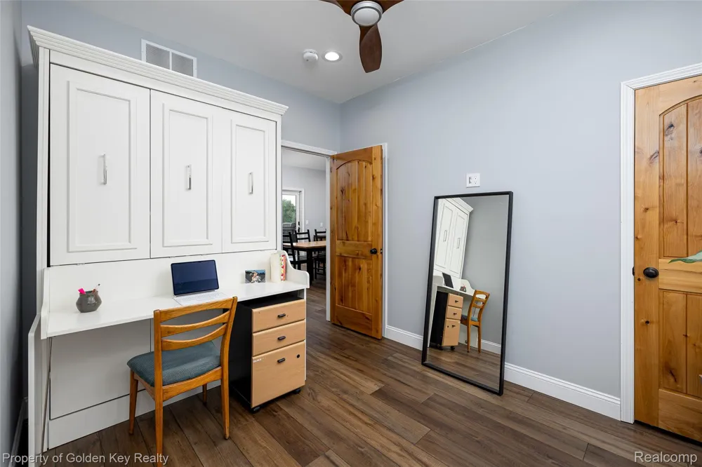 1210 W Oakley Park Road Commerce Charter Township, MI 48390