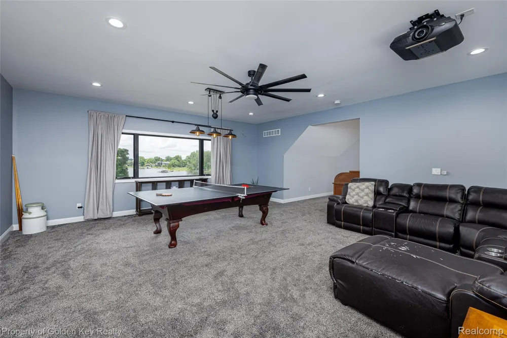 1210 W Oakley Park Road Commerce Charter Township, MI 48390